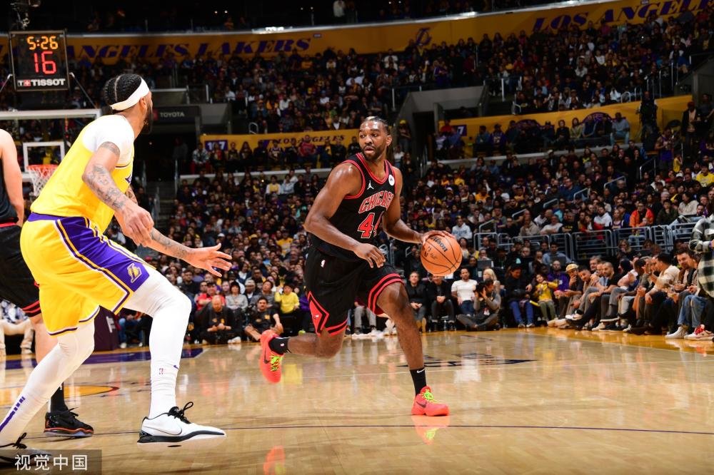 表现出怎样 表现出怎样